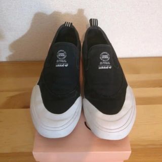 アディダス(adidas)のadidas スリッポン ブラック×ホワイト　23.5cm(スニーカー)