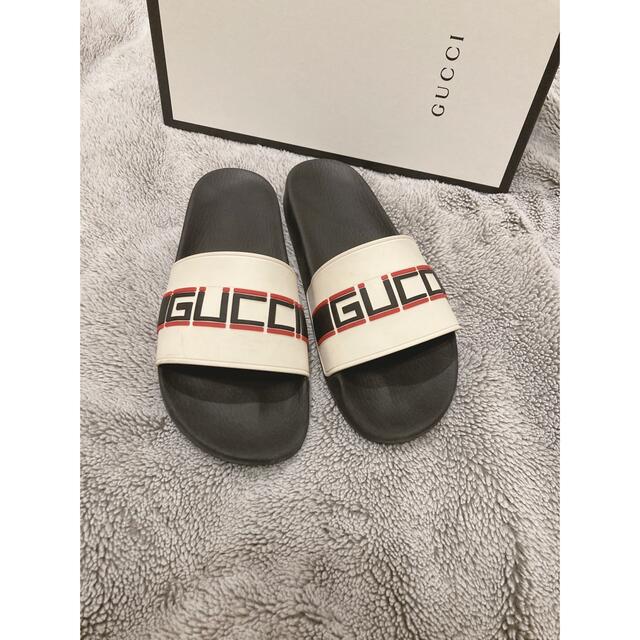 Gucci(グッチ)のGUCCI グッチ　ストライプロゴ　ラバーサンダル　２８センチ メンズの靴/シューズ(サンダル)の商品写真