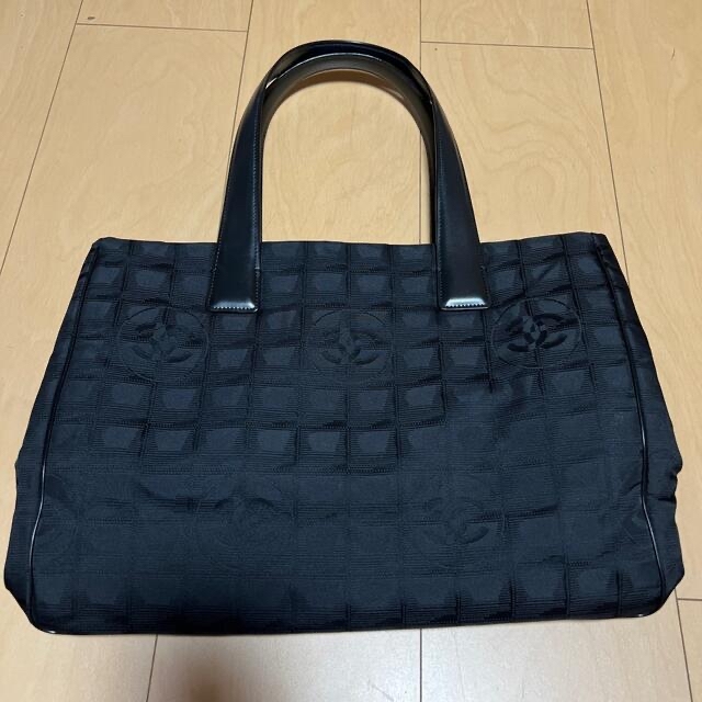 CHANEL(シャネル)の美品✨シャネル　ニュートラベルラン レディースのバッグ(トートバッグ)の商品写真