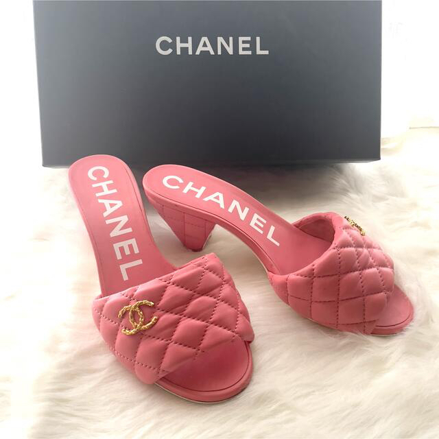 CHANEL 22SS ラムスキンマトラッセサンダル　ピンク