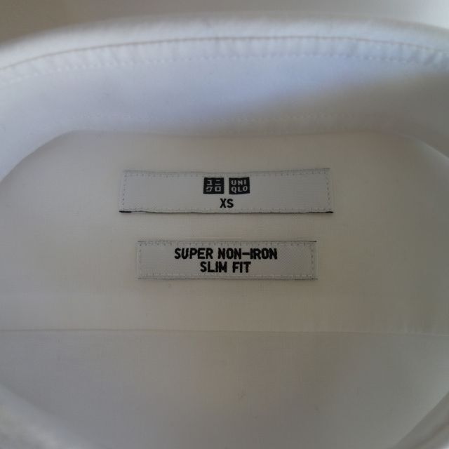 UNIQLO(ユニクロ)のkumara様専用　ユニクロ　スーパーノンアイロンスリムフィットシャツ　XS メンズのトップス(シャツ)の商品写真