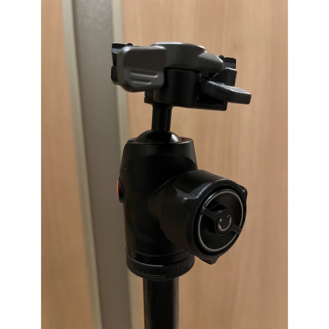 Manfrotto(マンフロット)のマンフロット befree advanced  三脚 MKBFRTC4-BH スマホ/家電/カメラのスマホアクセサリー(その他)の商品写真