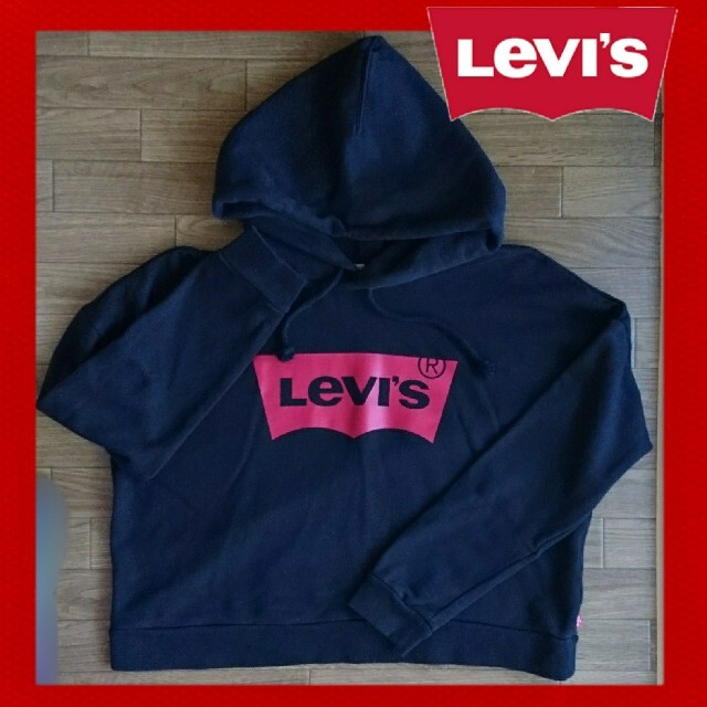 Levi's(リーバイス)のLevis のフーディー【新品未使用】 レディースのトップス(トレーナー/スウェット)の商品写真