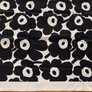 マリメッコ(marimekko)のmarimekko マリメッコ  ミニウニッコ生地　ブラック　ハーフカット(生地/糸)