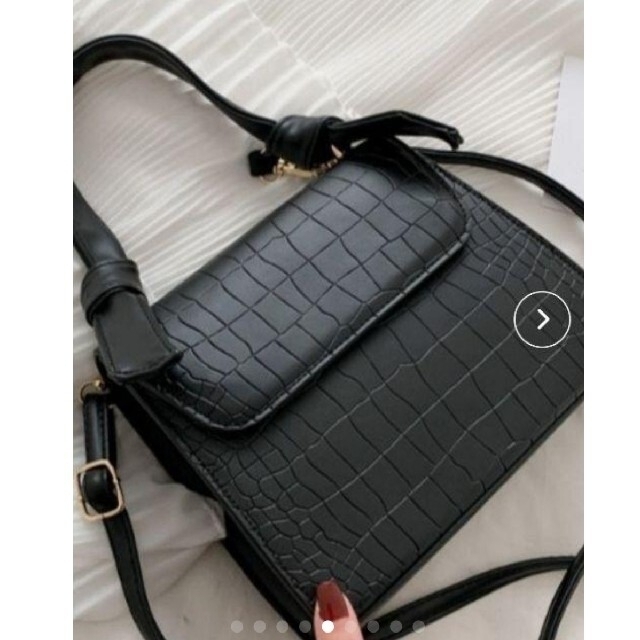 黒　新品未使用　レザーバッグ　ハンドバッグ　ショルダーバッグ　型押し　クロコ レディースのバッグ(ハンドバッグ)の商品写真