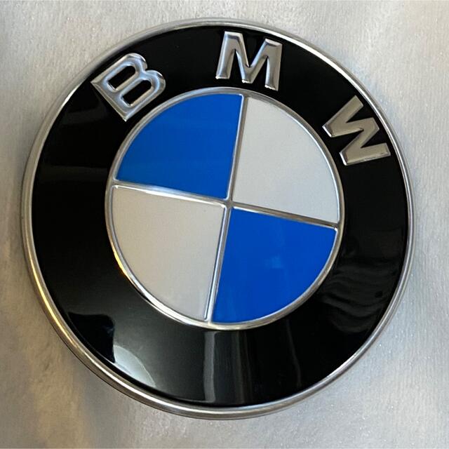 BMW 純正　 5シリーズ バックドアエンブレム