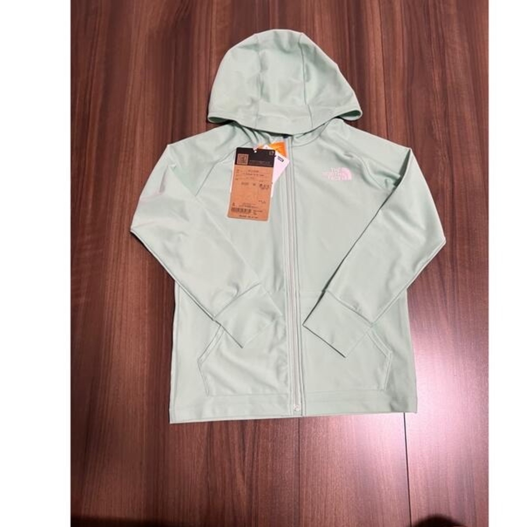 THE NORTH FACE(ザノースフェイス)のノースフェイス　ラッシュガード　新品130 キッズ/ベビー/マタニティのキッズ服女の子用(90cm~)(水着)の商品写真