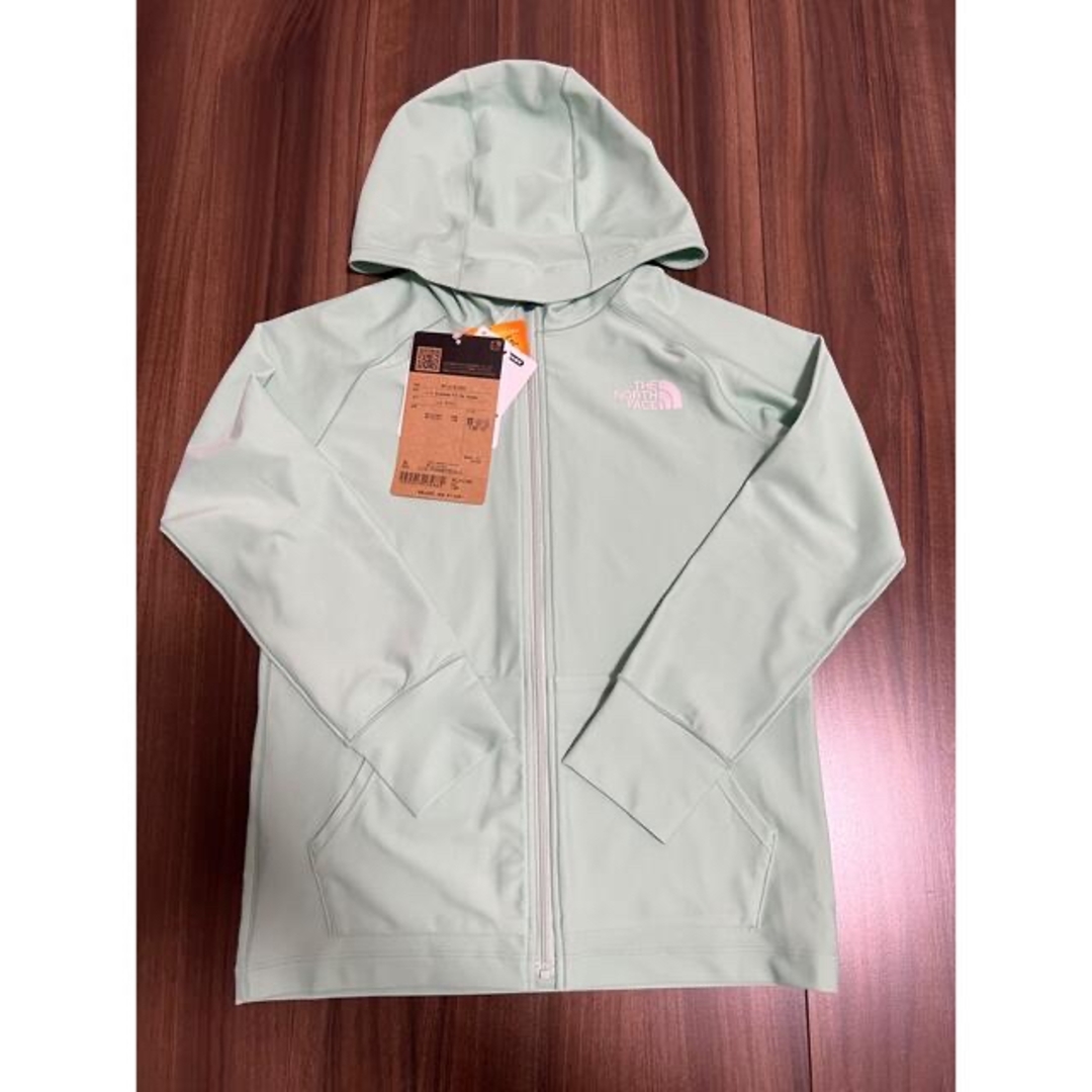 THE NORTH FACE(ザノースフェイス)のノースフェイス　ラッシュガード　新品130 キッズ/ベビー/マタニティのキッズ服女の子用(90cm~)(水着)の商品写真