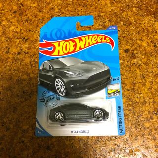 HOT WHEELS TESLA MODEL 3(ミニカー)