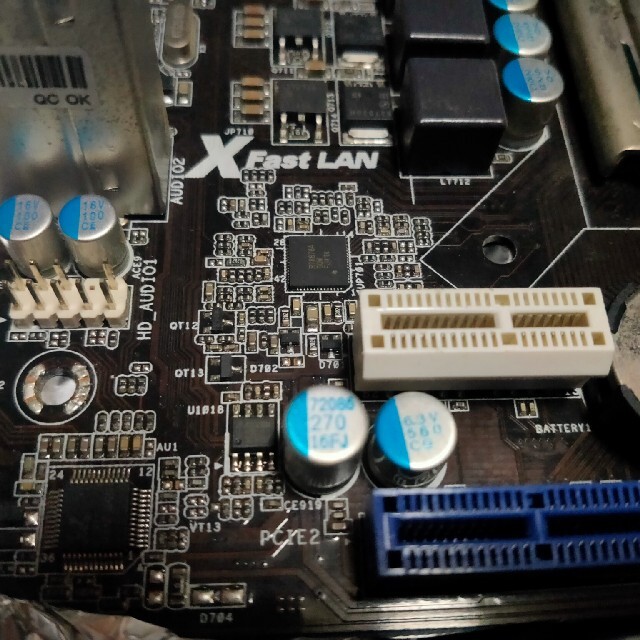 ASUS(エイスース)のASROCK H61M-VG3 動作未確認 ジャンク扱い CPU付き スマホ/家電/カメラのPC/タブレット(PCパーツ)の商品写真