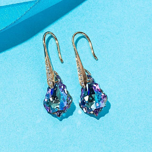 SWAROVSKI(スワロフスキー)のスワロフスキーの波打つドロップジュエルピアス☆K18コーティング レディースのアクセサリー(ピアス)の商品写真