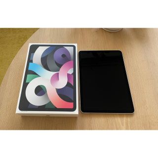 アップル(Apple)のシルバー iPadAir4 64GB wifi 第4世代　自宅使用のみ(タブレット)