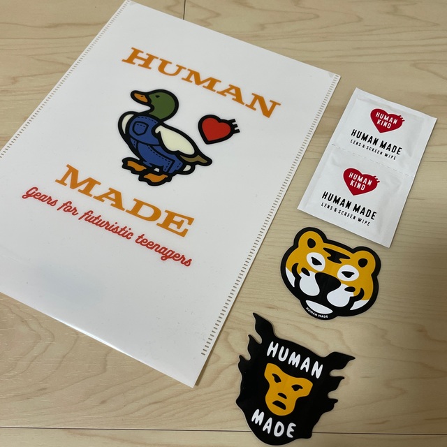 HUMAN MADE  ボックス　ステッカーとクリアファイル