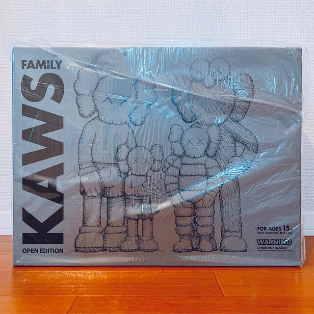 MEDICOM TOY(メディコムトイ)の【新品未開封】 KAWS FAMILY 3種セット エンタメ/ホビーのフィギュア(その他)の商品写真