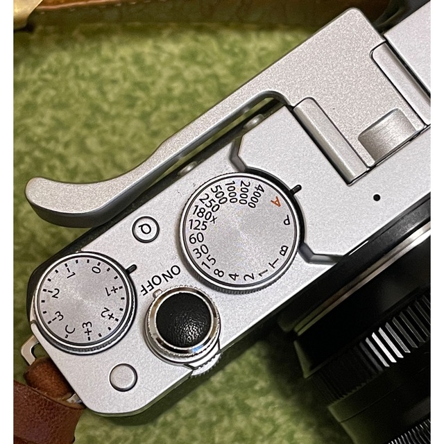 在庫薄】FUJIFILM x-e4 シルバー 在庫薄】FUJIFILM x-e4 シルバー