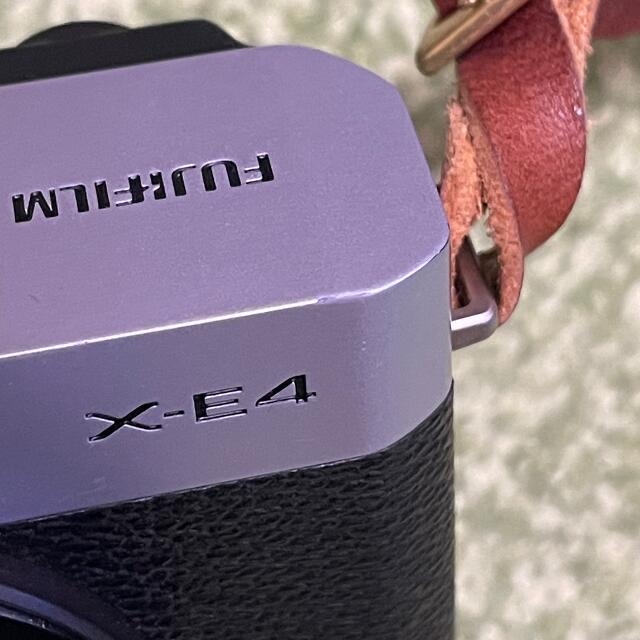 在庫薄】FUJIFILM x-e4 シルバー 在庫薄】FUJIFILM x-e4 シルバー