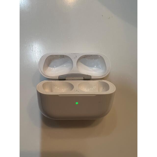 Apple(アップル)のApple AirPods Pro 充電ケース 純正 ケース エアーポッズ プロ スマホ/家電/カメラのオーディオ機器(ヘッドフォン/イヤフォン)の商品写真