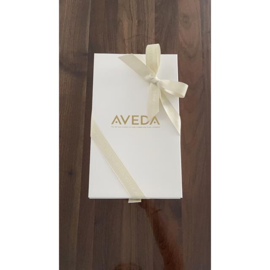 アヴェダ　プレゼントセット　名入りパドルブラシ aveda