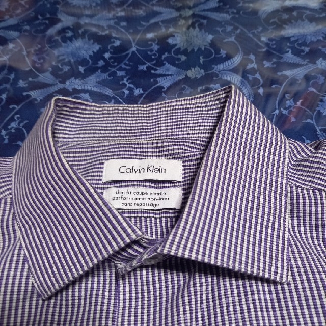 Calvin Klein(カルバンクライン)のCalvin Klein綿シャツ白、紫格子柄16 1/2新品同様 メンズのトップス(シャツ)の商品写真