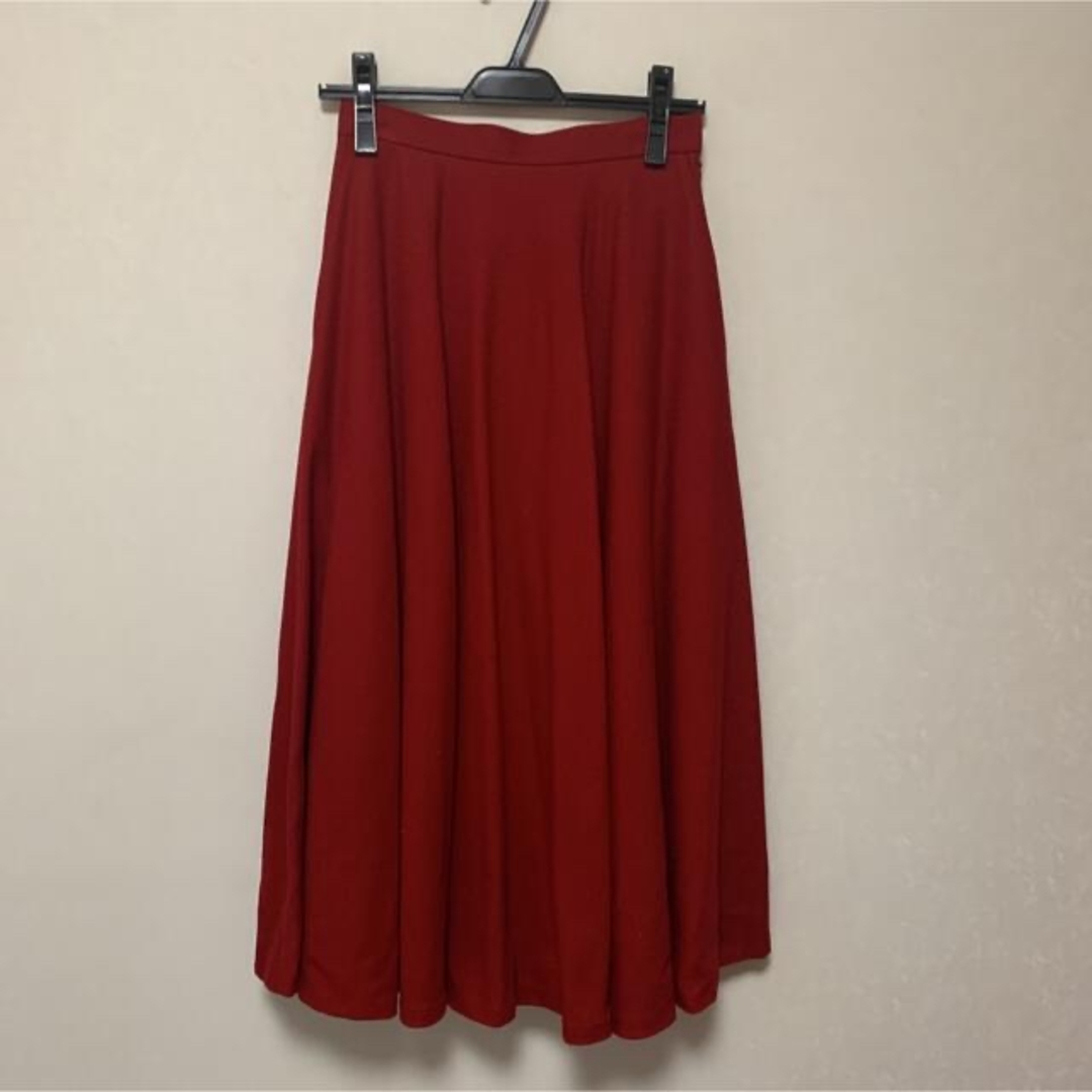 UNITED ARROWS(ユナイテッドアローズ)のフレアスカート 赤 ロングスカート レディースのスカート(ロングスカート)の商品写真