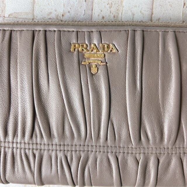 PRADA(プラダ)のPRADA プラダ　ナッパレザー　ラウンドファスナー　長財布 レディースのファッション小物(財布)の商品写真