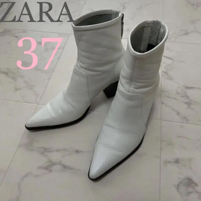 ZARA(ザラ)のZARA ホワイトレザーブーツ　 サイズ37(24cm)  レディースの靴/シューズ(ブーツ)の商品写真