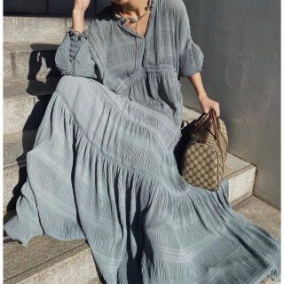 アメリヴィンテージ(Ameri VINTAGE)のSHIRRING PLEATS DRESS(ロングワンピース/マキシワンピース)