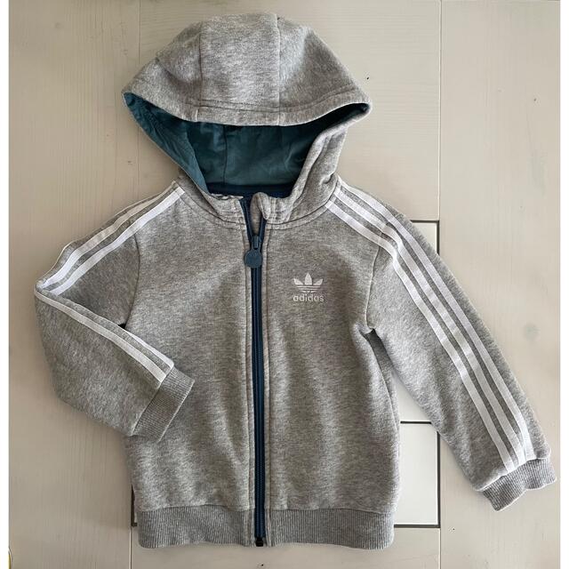 adidas(アディダス)の☆adidas キッズ☆ フード付き スウェットパーカー 90サイズ キッズ/ベビー/マタニティのキッズ服男の子用(90cm~)(ジャケット/上着)の商品写真