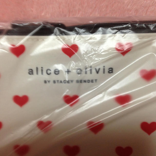 Alice+Olivia(アリスアンドオリビア)のいい女 ハートマルチポーチ レディースのバッグ(クラッチバッグ)の商品写真