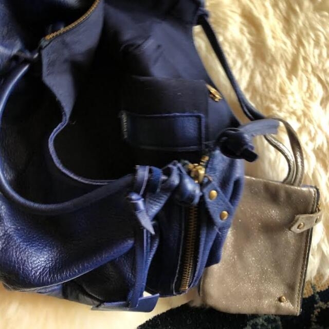 POMTATA レザーバッグ　ブルー&シルバー レディースのバッグ(ハンドバッグ)の商品写真