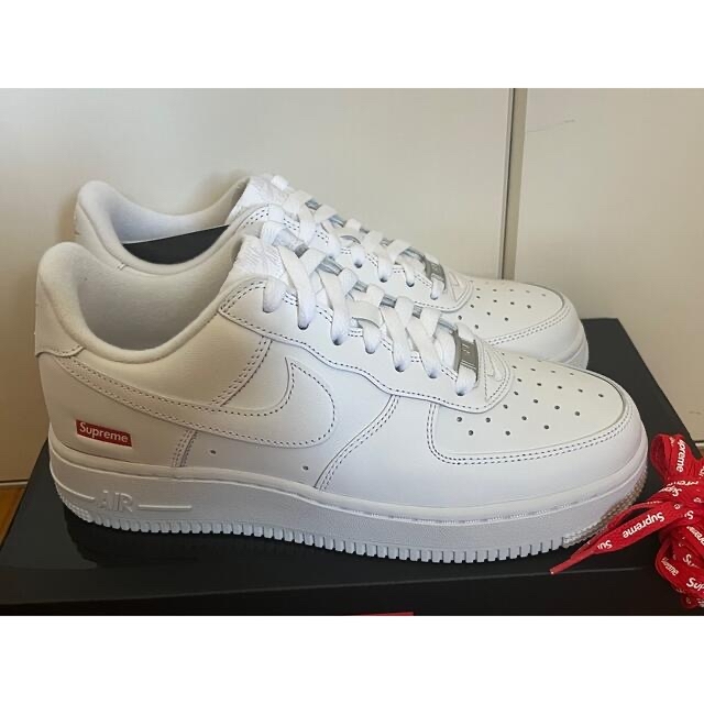 Supreme(シュプリーム)のSupreme AF1 NIKE エアフォース1 25cm ホワイト レディースの靴/シューズ(スニーカー)の商品写真