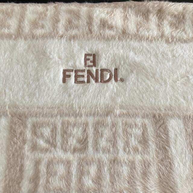FENDI - 新品❗️大人気❗️FENDI フェンディ シルク混綿毛布の通販 by FENDI - 新品❗️大人気❗️FENDI フェンディ シルク混綿毛布の通販 by