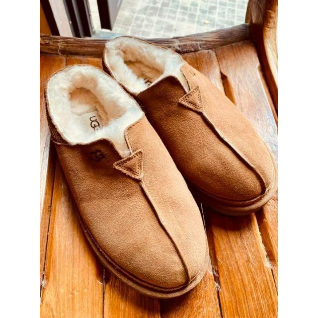 UGG(アグ)の完売しました。。。②美品✨綺麗めコーデ✨25.5～26相当✨UGG✨NEUMAN レディースの靴/シューズ(スリッポン/モカシン)の商品写真