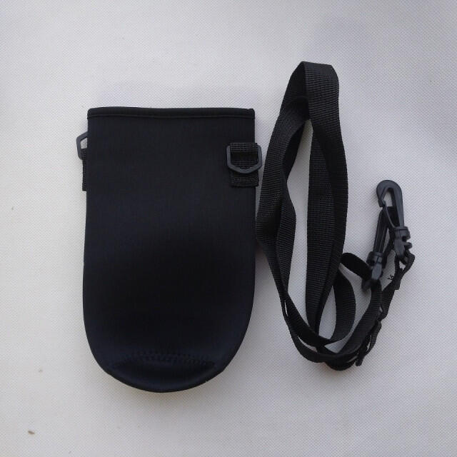 水筒ケース ブラック 水筒カバー キャンプ 学校 1リットル 1000ml用 インテリア/住まい/日用品のキッチン/食器(弁当用品)の商品写真