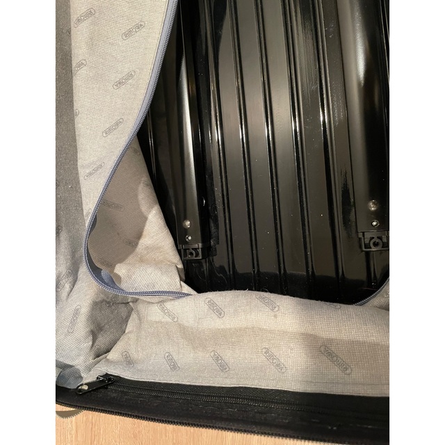 RIMOWA(リモワ)のリモワ　サルサ2輪　32L  黒　軽量スーツケース　機内持込可 メンズのバッグ(トラベルバッグ/スーツケース)の商品写真