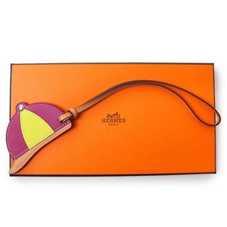 HERMES チャーム　パドック ボンブ　帽子　キャップ