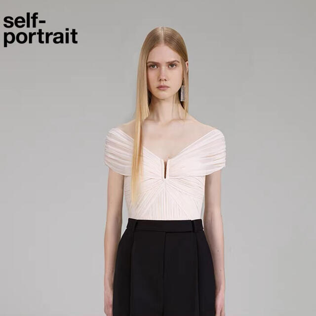 クラブ❤️正規品Selfportrait22新品タグ付き★白ブラウス　オシャレ