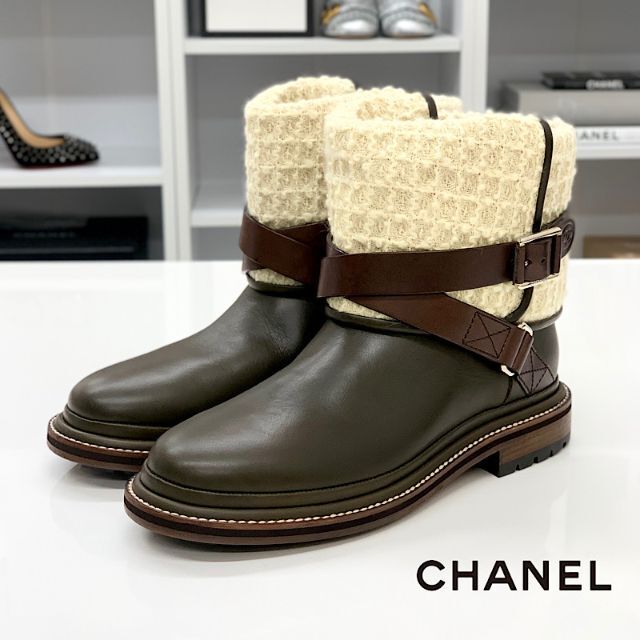 CHANEL(シャネル)の4854 シャネル レザー ツイード ココマーク ベルト ショートブーツ レディースの靴/シューズ(ブーツ)の商品写真