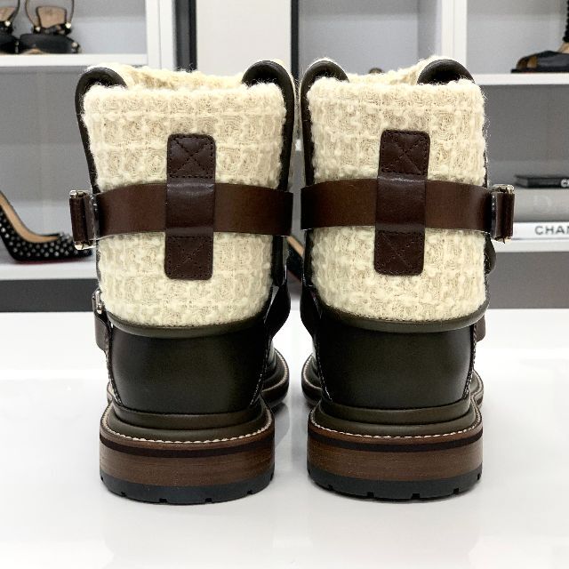 CHANEL(シャネル)の4854 シャネル レザー ツイード ココマーク ベルト ショートブーツ レディースの靴/シューズ(ブーツ)の商品写真