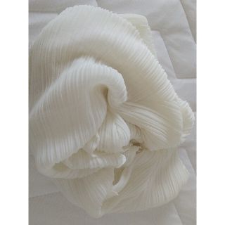 イッセイミヤケ(ISSEY MIYAKE)の専用❗PLEATS PLEASE  ISSEY MIYAKE ストール ホワイト(ストール/パシュミナ)