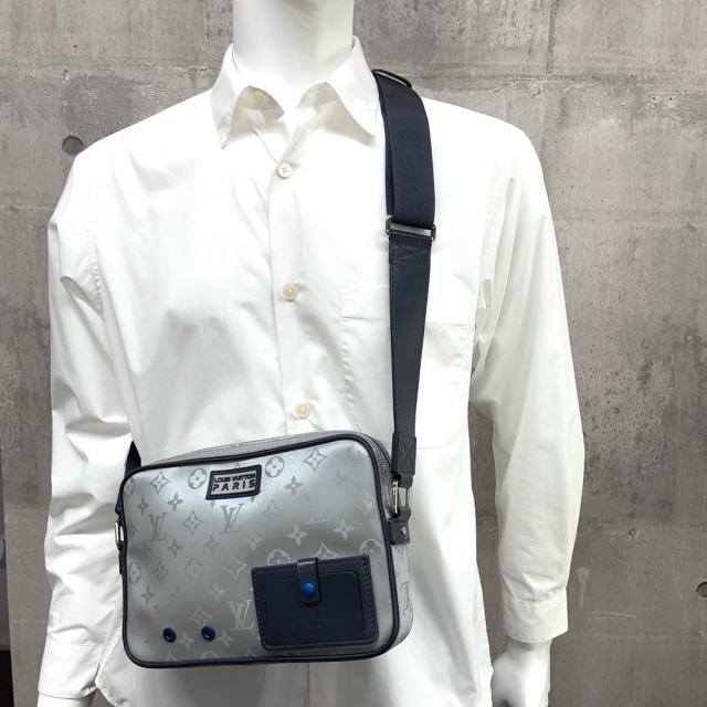 LOUIS VUITTON ルイヴィトン ショルダーバッグ モノグラムサテライト