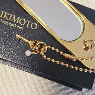 ミキモト(MIKIMOTO)の【MIKIMOTO】パール付き　リップミラーゴールド　ブルーケース(ミラー)