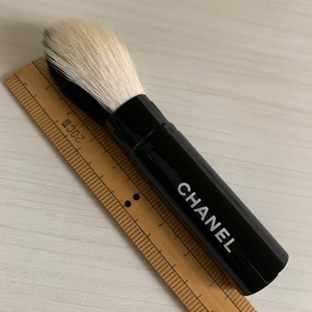 CHANEL(シャネル)の【最終価格】CHANEL ブラシ　携帯用 コスメ/美容のメイク道具/ケアグッズ(チーク/フェイスブラシ)の商品写真