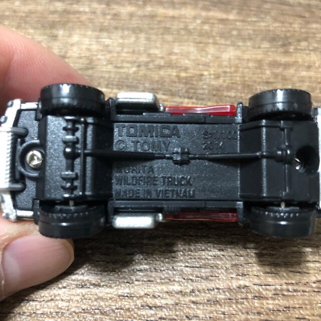 Takara Tomy(タカラトミー)のトミカプレミアム02モリタ林野火災用消防車SCALE1/100（箱無し）ミニカー エンタメ/ホビーのおもちゃ/ぬいぐるみ(ミニカー)の商品写真