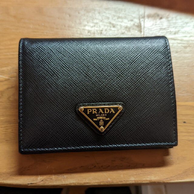 PRADA  二つ折り財布　BLACK