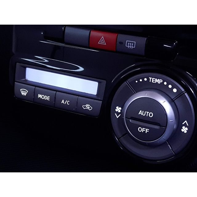 ダイハツ(ダイハツ)のタントカスタム L375S エアコンパネル LED打ち替え品(色指定可) 自動車/バイクの自動車(車種別パーツ)の商品写真