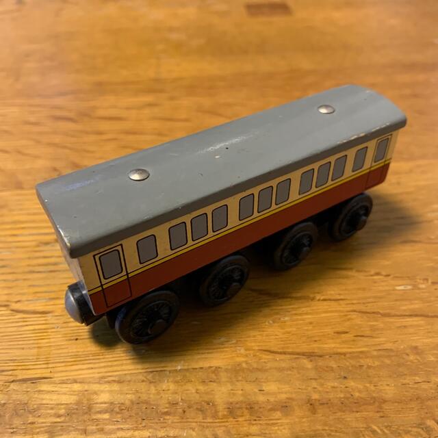 BRIO(ブリオ)のBRIO 機関車トーマス　貨車 エンタメ/ホビーのおもちゃ/ぬいぐるみ(キャラクターグッズ)の商品写真