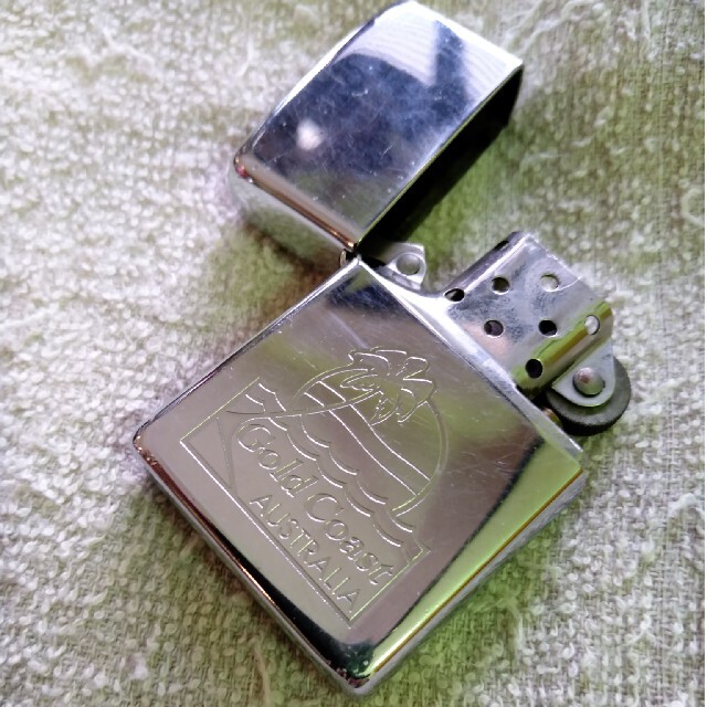 ZIPPO(ジッポー)のジッポ   ゴールドコースト 1994年 ZIPPO  オーストラリア メンズのファッション小物(タバコグッズ)の商品写真