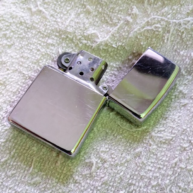 ZIPPO(ジッポー)のジッポ   ゴールドコースト 1994年 ZIPPO  オーストラリア メンズのファッション小物(タバコグッズ)の商品写真