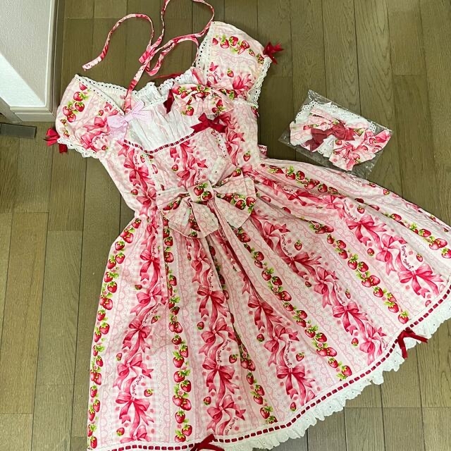 Angelic Pretty(アンジェリックプリティー)のセット✳Pretty✳スウィートリボンストロベリーOP &キャノティエ レディースのワンピース(ミニワンピース)の商品写真